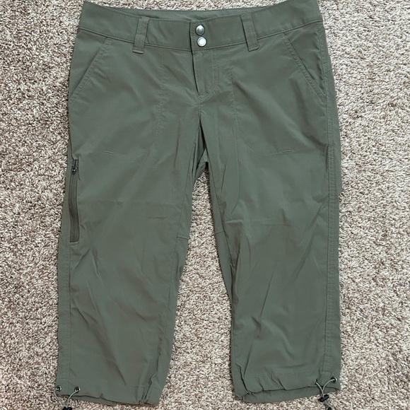 Columbia Saturday Trail Knee Pant in moss green, Size 4 - Picture 1 of 6